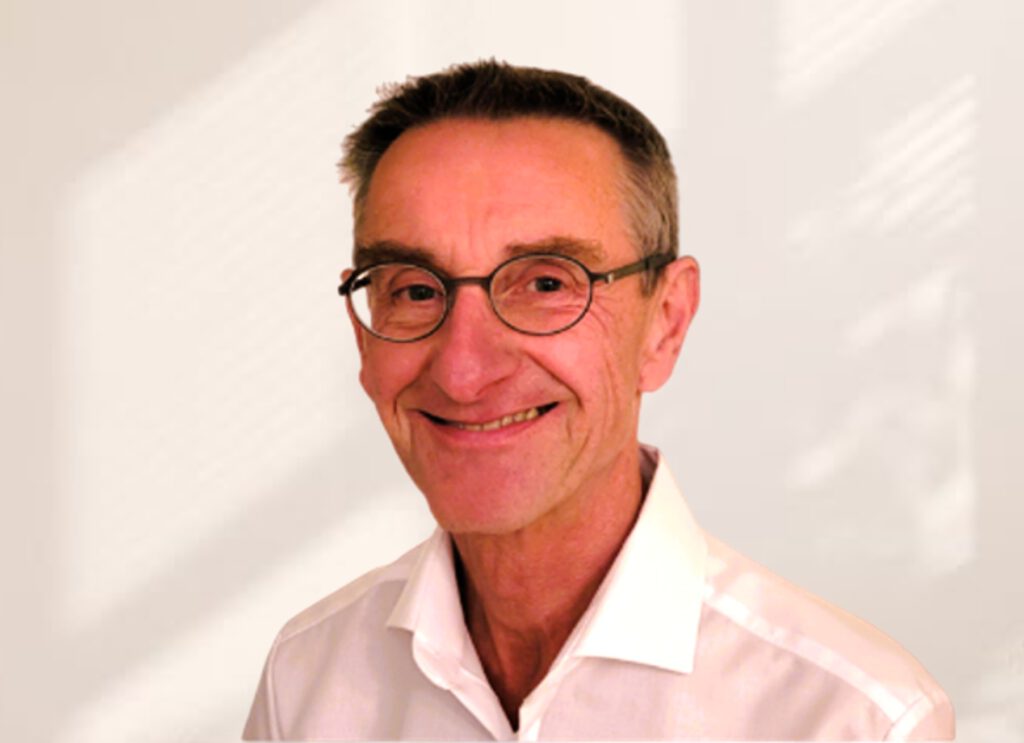 Dr. Ulf Heimbach, Experte für Burnout-Coaching, bietet professionelle Online-Beratung zur Stressbewältigung und Prävention.